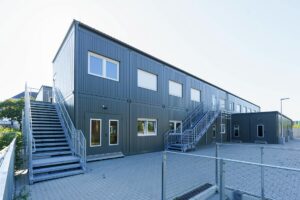 Containerlösung Schulerweiterung Außenansicht