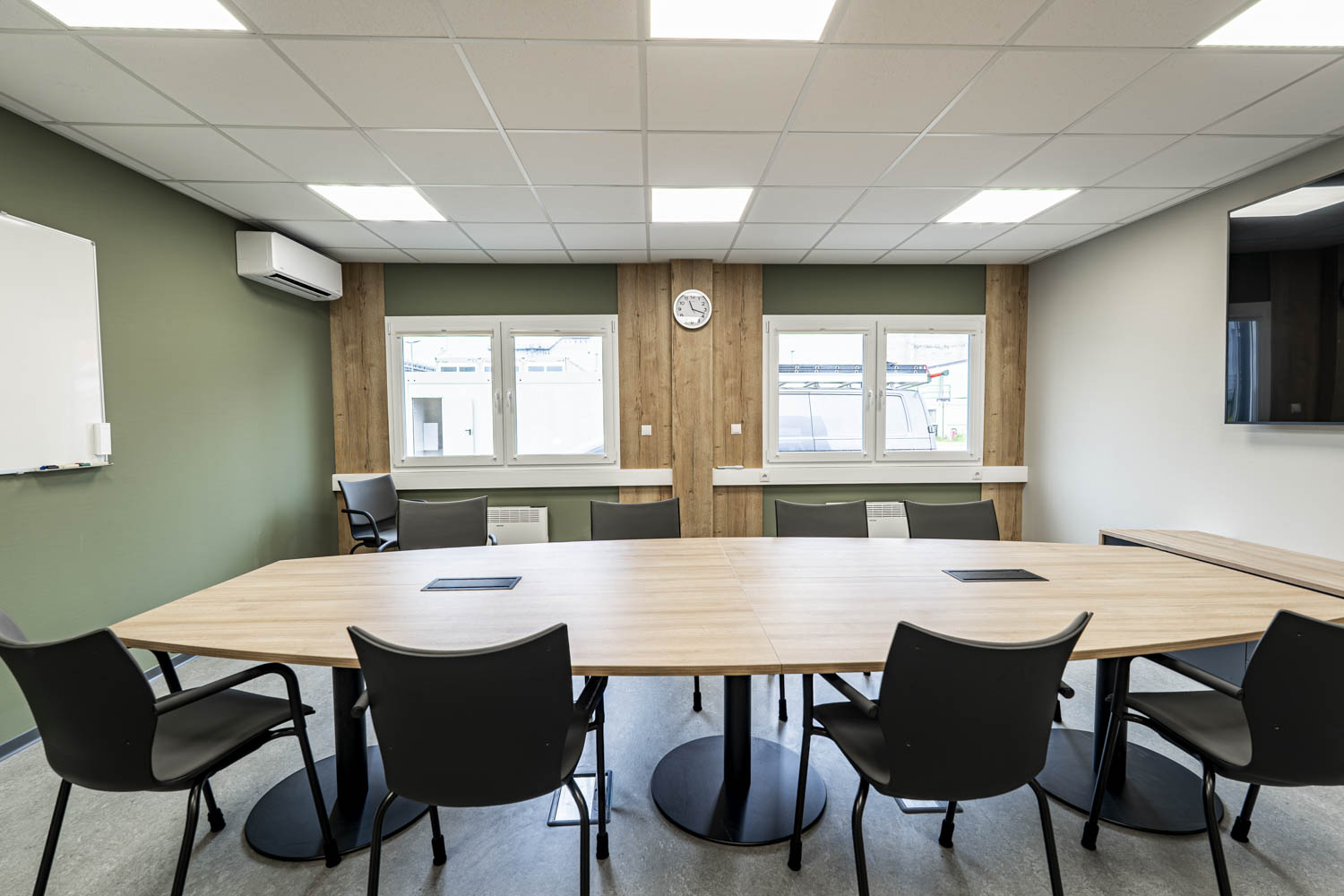 Besprechungsraum der Bürocontaineranlage für EEW in Delfzijl